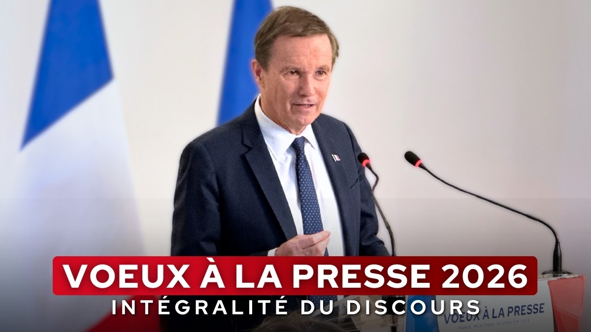 Nicolas Dupont-Aignan pendant ses vœux à la presse de janvier 2026.